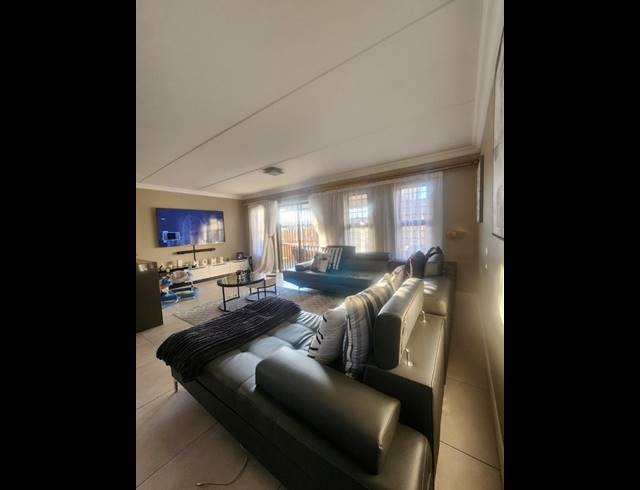 3 BEDROOM PROPERTY TO RENT IN KYALAMI HILLS